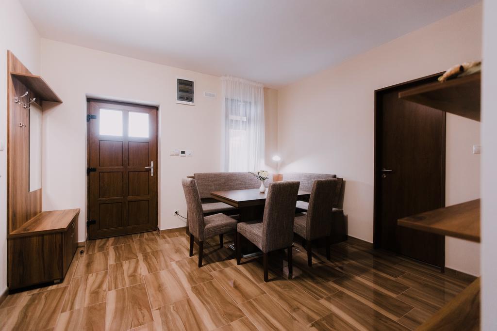 Nemeth Apartmanhazak موراهالوم المظهر الخارجي الصورة