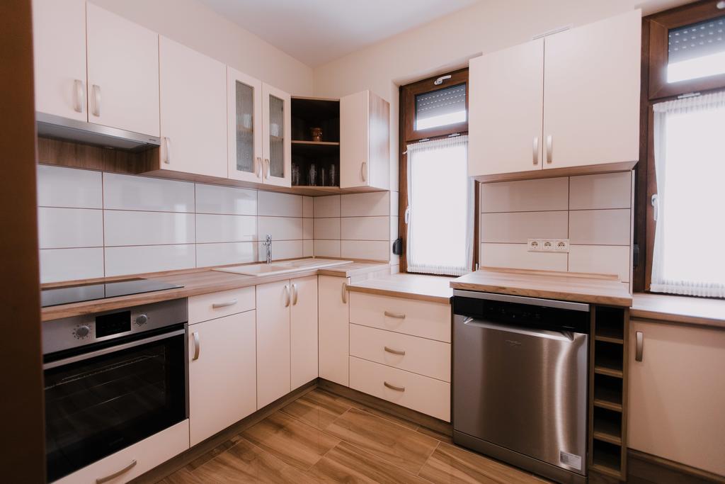 Nemeth Apartmanhazak موراهالوم المظهر الخارجي الصورة